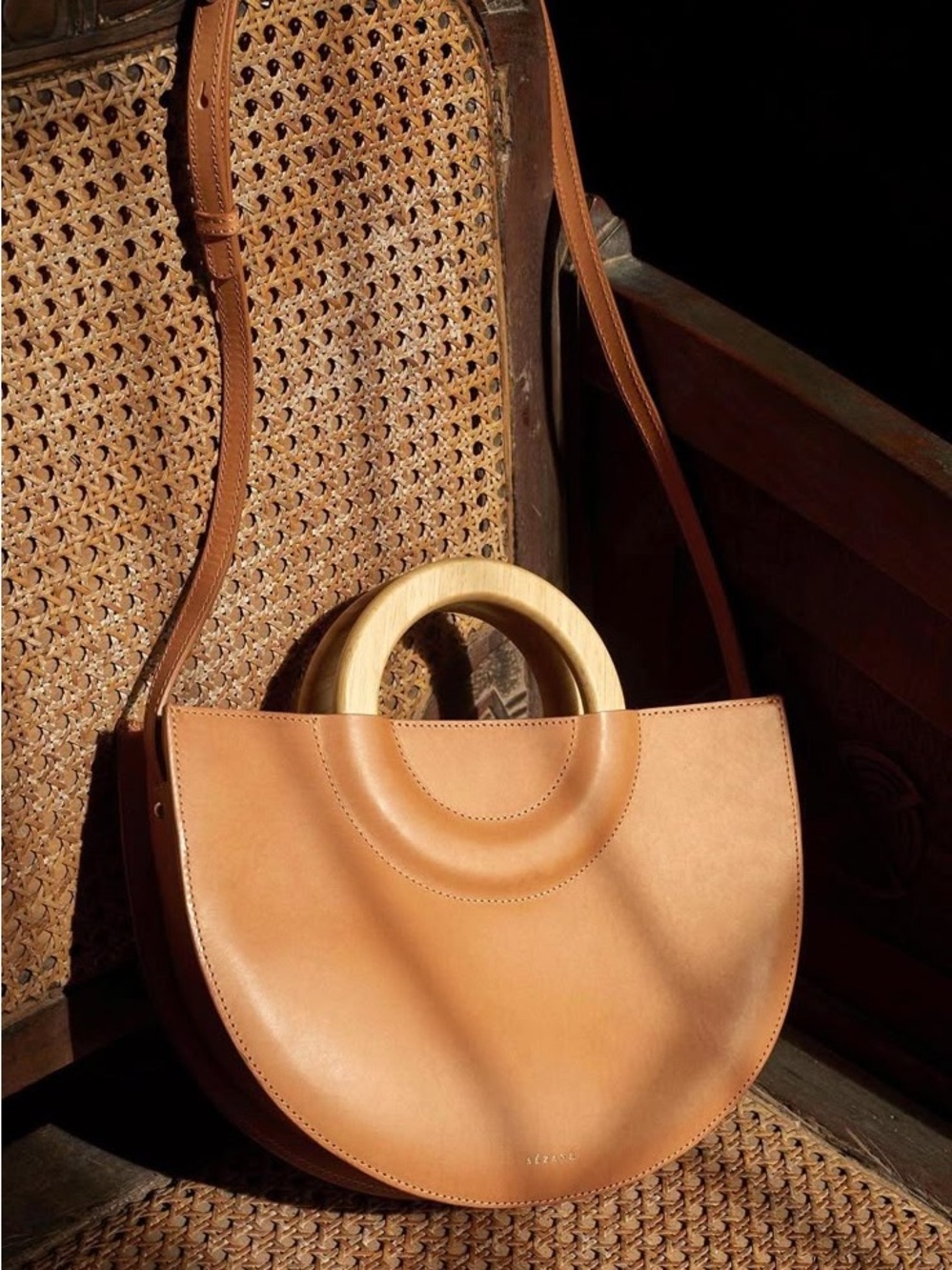 Sezane Ama Handbag in Honey Leather NWT Half Moon Wooden Handle Purse